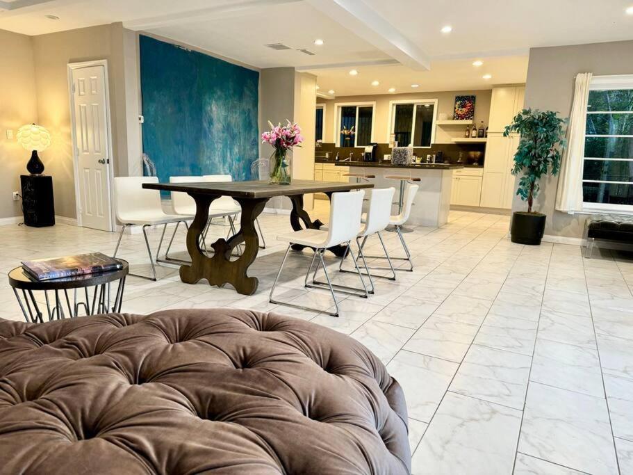 #Universal Apartment Los Angeles Ngoại thất bức ảnh