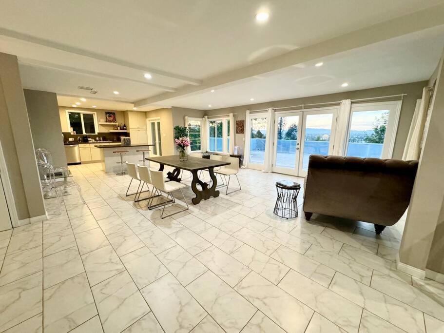 #Universal Apartment Los Angeles Ngoại thất bức ảnh