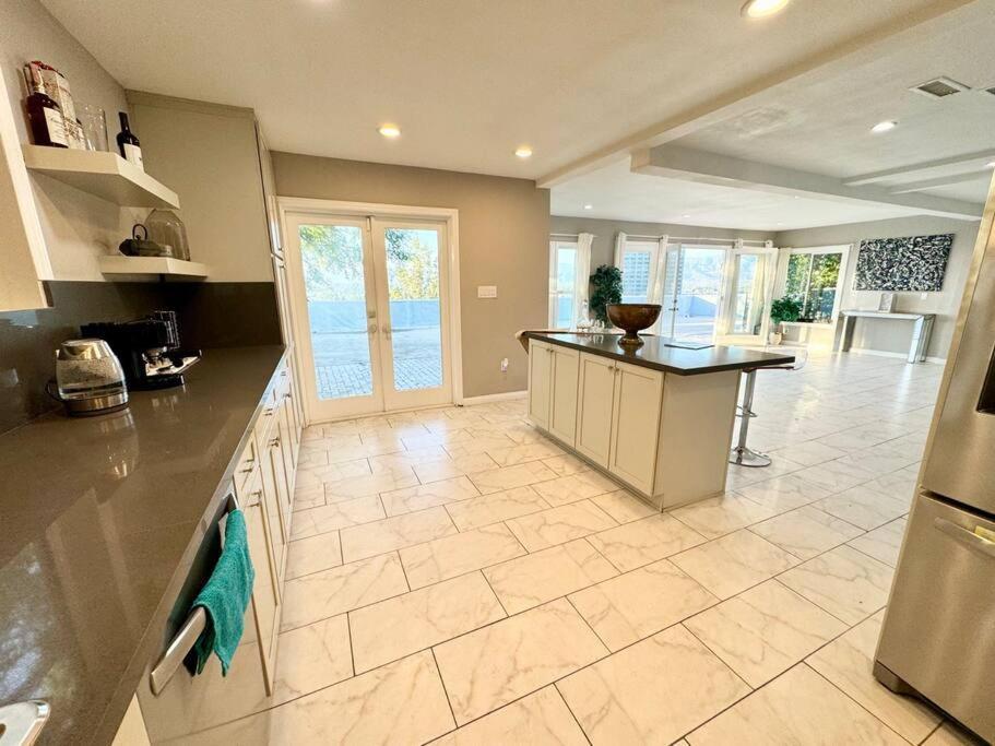 #Universal Apartment Los Angeles Ngoại thất bức ảnh