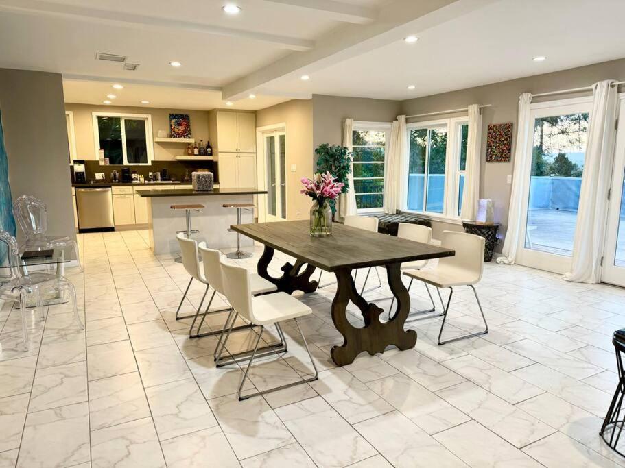 #Universal Apartment Los Angeles Ngoại thất bức ảnh